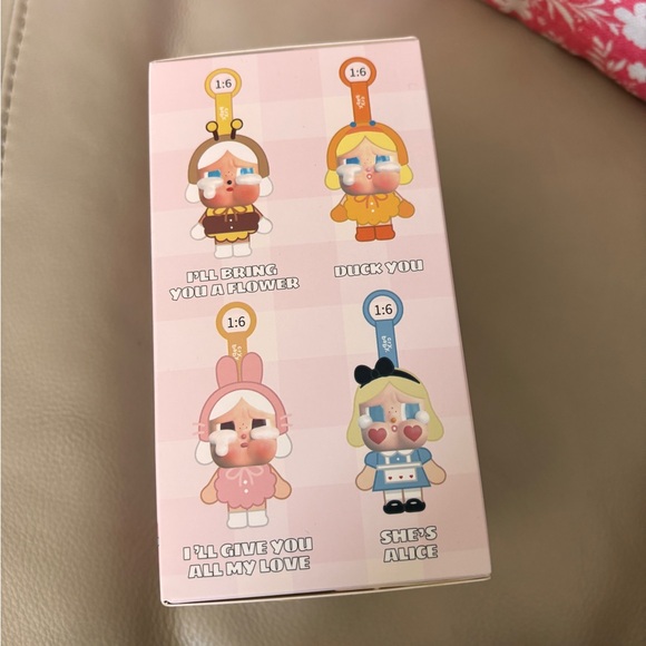 Pop Mart Cry Babies Crying Again Love Makes Us Cry Vinyl Face Plush Pendant - Picture 6 of 9